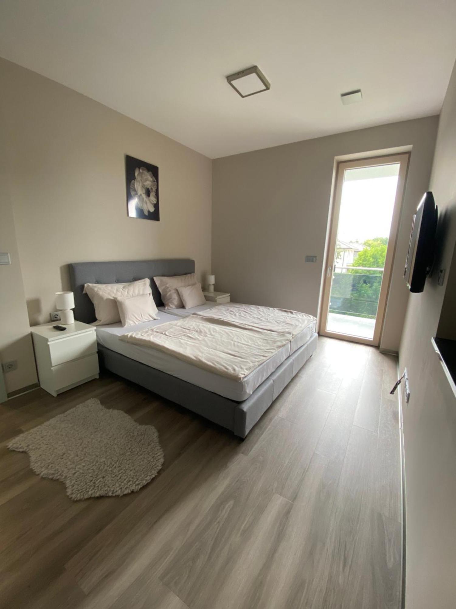 Modern Living In Boedapest Buitenkant foto